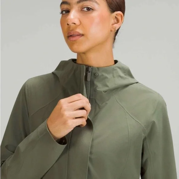 lululemon Rebel stretch rain Jacket